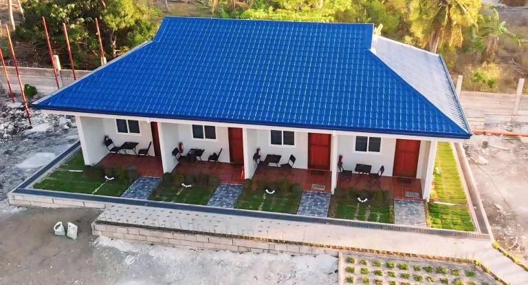 J & L Apartelle in Moalboal