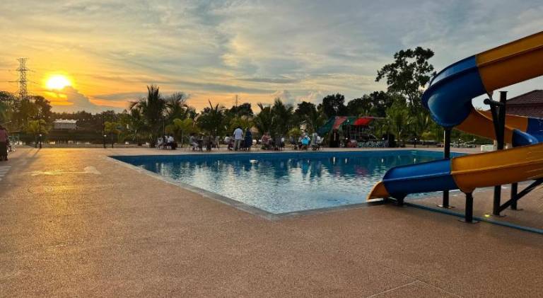 Thani beach Udon Thani Phen 41150 Thailand nord øst — photo 3