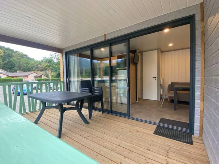 Chalet with pool — photo 3