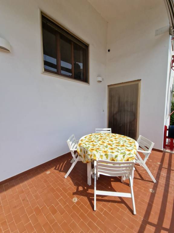 Family-oriented spacious villa with patio & yard | Garden view | Pet-friendly — photo 3