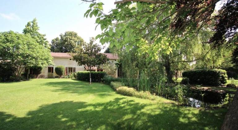 House with patio, barbecue & pool — photo 4