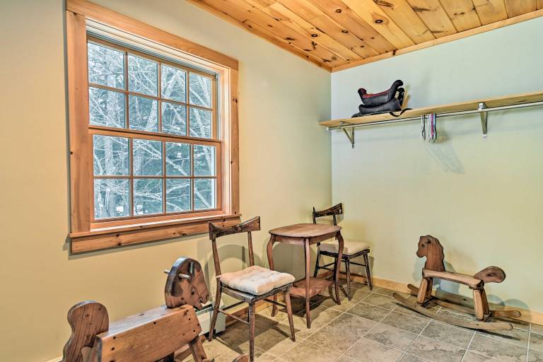 West Dover Home w/ Deck  2 Mi to Mount Snow! — photo 5