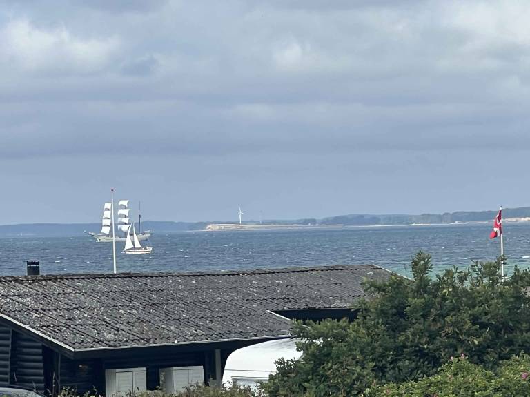 Lovely holiday home with beautiful views — photo 5