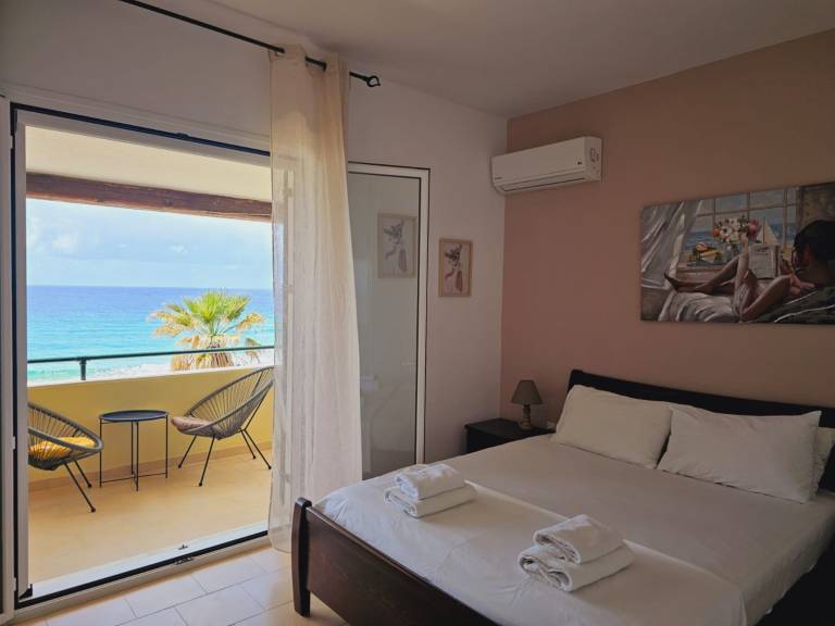 Child-friendly beautiful rental apartment with yard, grill & pool | Garden view | Next to the beach | Dogs allowed — photo 3