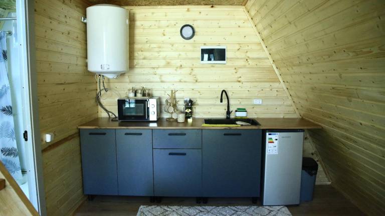 House with patio | Beach nearby | Pets are welcome — photo 3