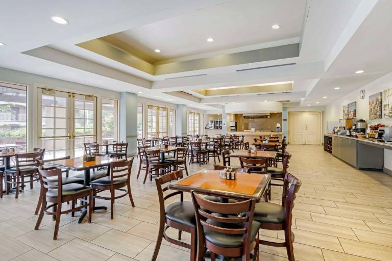 Best Western Plus Palm Desert Resort — photo 3