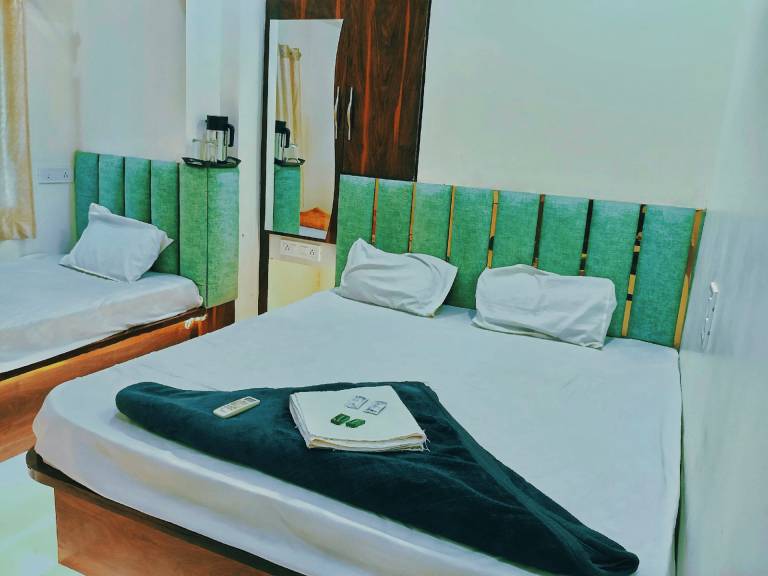 Hotel Aagman Palace - Near Mahakal Temple in Ujjain