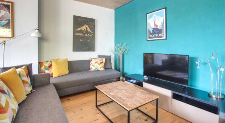 Rental apartment with yard, terrace & barbecue — photo 2