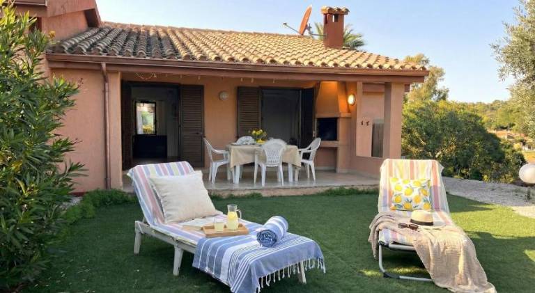 House with 2 rooms for 4 persons in Muravera