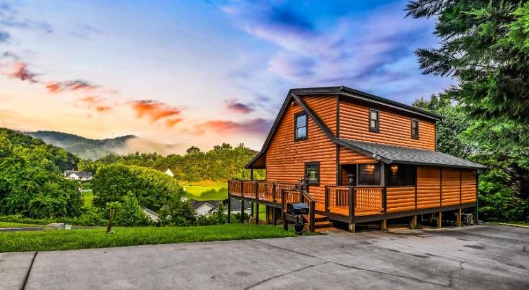 House with jacuzzi in Pigeon Forge, TN