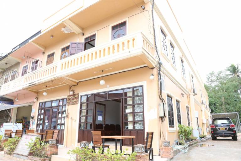 Bed & Breakfast  Luang Prabang