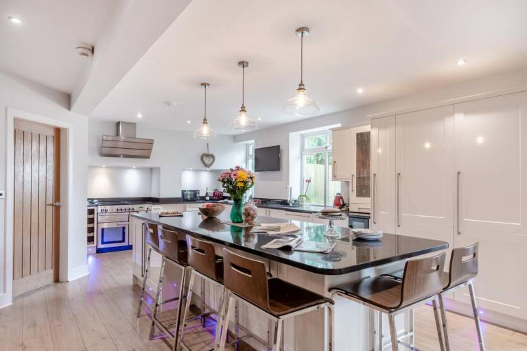 6 Bed in Menston oc w32974