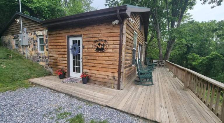 House with jacuzzi | Pets are welcome in Shenandoah, MD