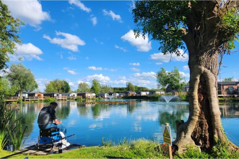 Lodge | Lake view in Malton
