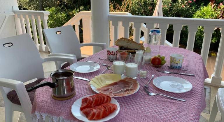 Holiday apartment with garden, terrace & barbeque — photo 5