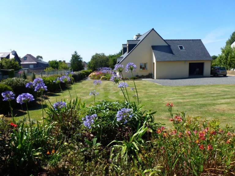 Gite with yard & terrace — photo 3