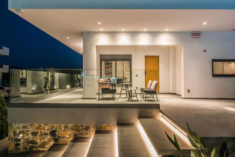Fully equipped rental apartment with patio, garden & private pool | Close to the beach | Dogs allowed — photo 5