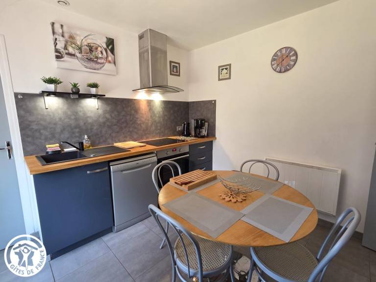 Pleasant gite with terrace, yard & barbeque | Dogs allowed — photo 4