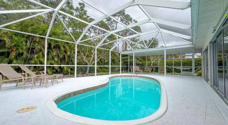 House with pool in Naples, FL