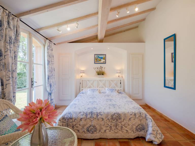 Vacation home with yard, patio & private pool — photo 4