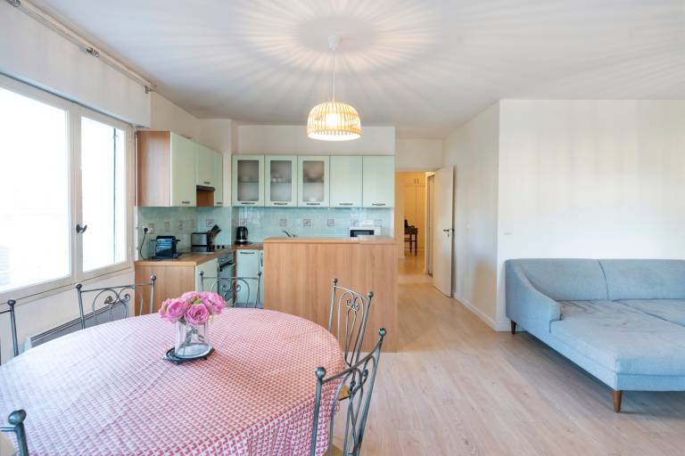 Spacious and Cozy 2-Bedroom Apartment in Central Hossegor, Near Beaches & Lake — photo 4