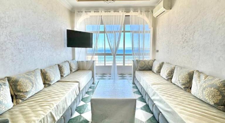 Apartment with pool — photo 3