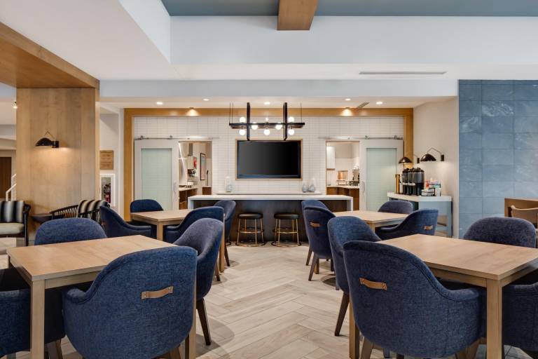 Staybridge Suites Iowa City Coralville By IHG — photo 2