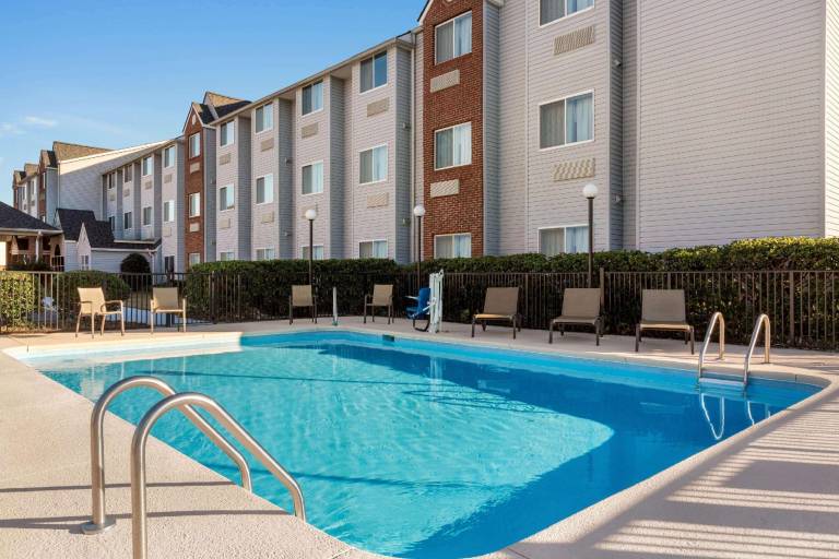 Microtel Inn & Suites by Wyndham Tifton — photo 2