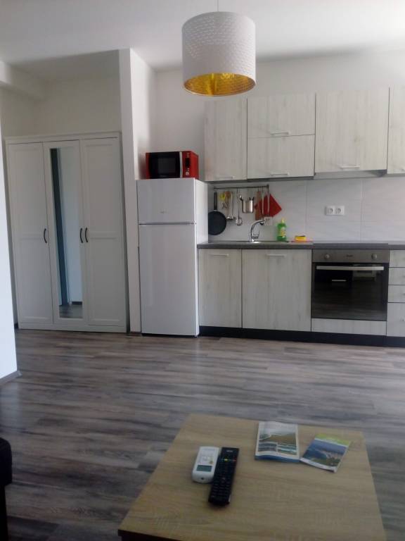 Holiday apartment with garden & BBQ | Garden view — photo 3