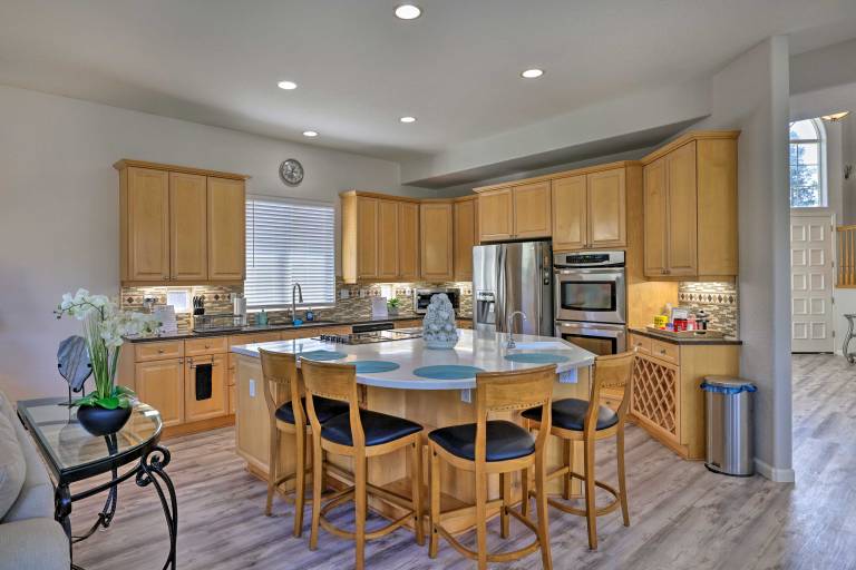 Family-Friendly Modesto Home w/ Grill & Yard — photo 2