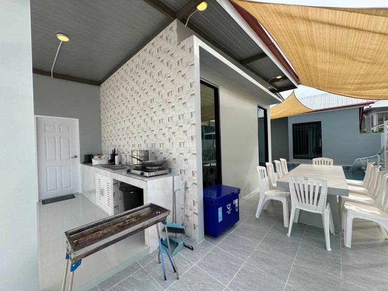 House with BBQ & pool — photo 3