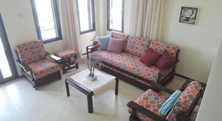 Rental apartment with yard & terrace in Katerini