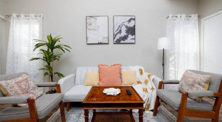 Beautiful vacation home | Pets are welcome in Bedford, TX