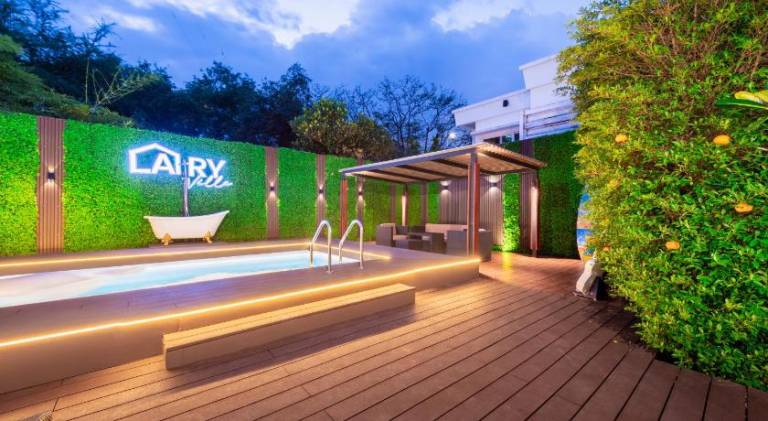 Villa with private pool, BBQ & yard | Perfect for remote work — photo 3