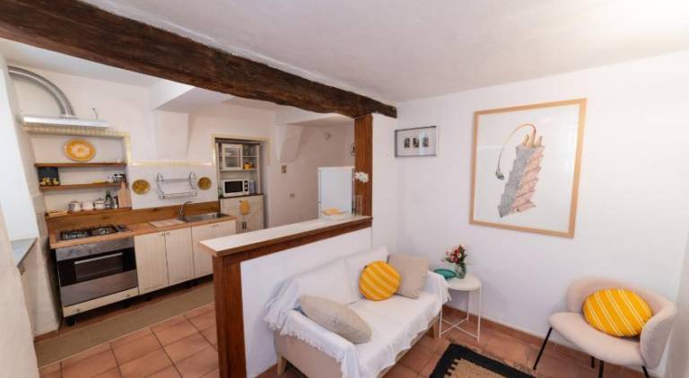 Rental apartment with 2 rooms for 4 persons in Urbino