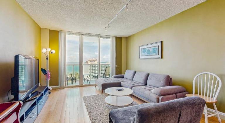 Rental apartment with pool — photo 2