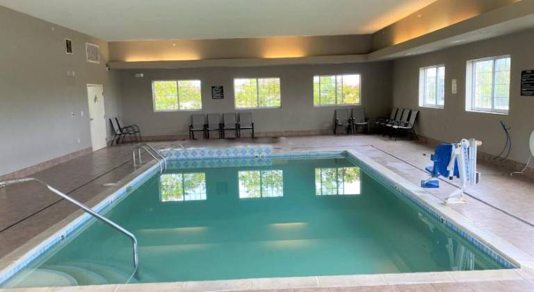 Super 8 By Wyndham Cedar Falls — photo 5