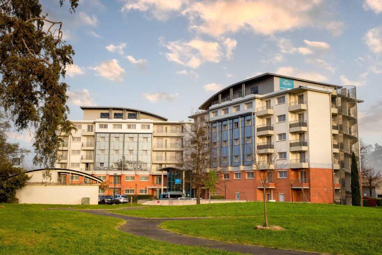 Serviced apartment with pool | Good for workation in Toulouse
