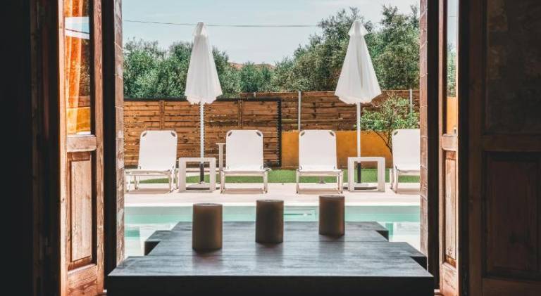 Villa with private pool, barbeque & garden — photo 4