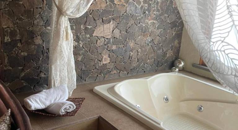 Villa with hot tub — photo 3