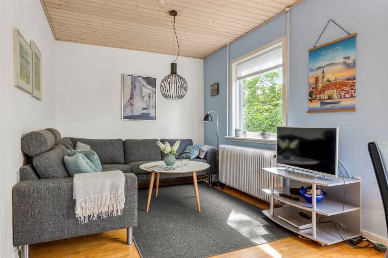 Vacation home with terrace — photo 2