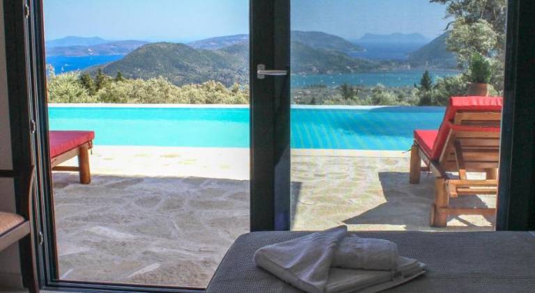 New luxury Villa with pool and amazing sea view — photo 3