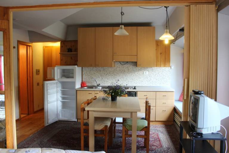 Family-friendly wonderful rental apartment with private pool | Next to the ski | Pets are welcome — photo 2