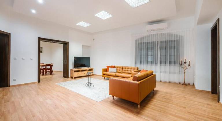 Ample holiday apartment | Close to Bratislava Castle | Suitable for remote work | Pets are welcome — photo 2
