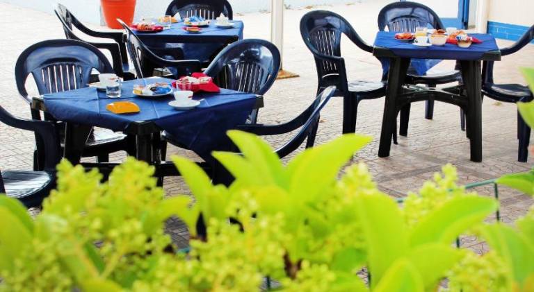 Serviced apartment with terrace, pool & garden — photo 4