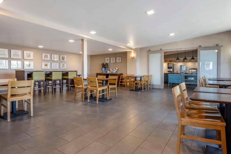 Comfort Inn & Suites Liverpool - Syracuse North — photo 3