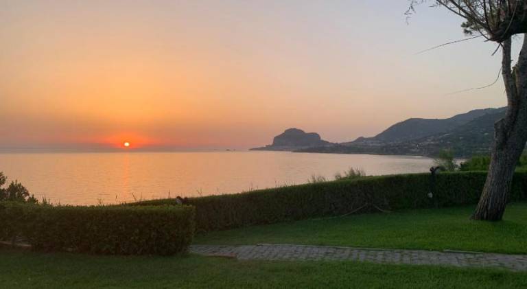 Villa with 4 rooms for 10 persons in Cefalù