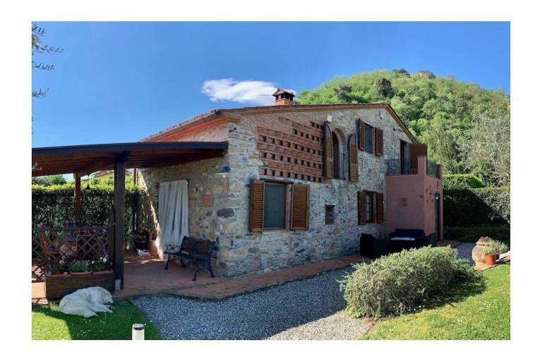 Fully equipped vacation home with barbeque, pool & yard | Pets allowed — photo 2