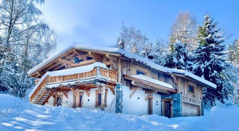 Chalet with 5 rooms for 12 persons in Combloux