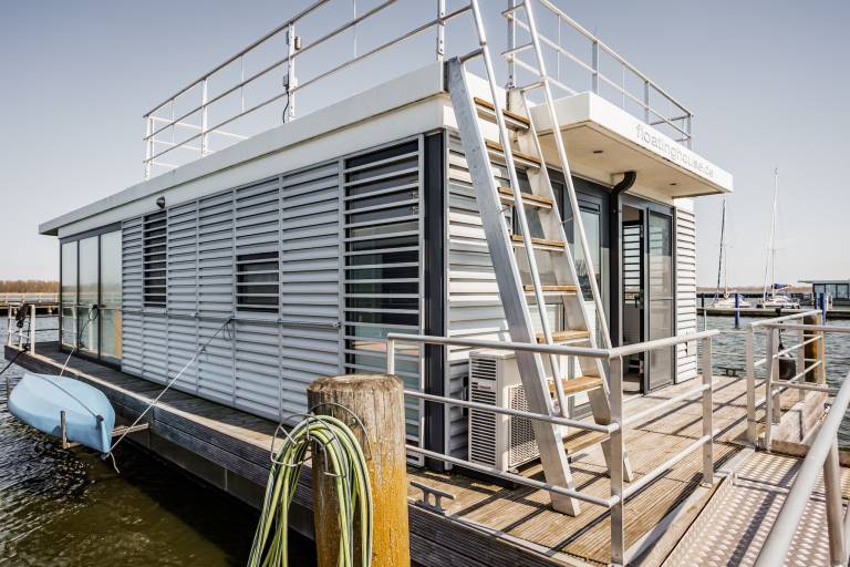 Hausboot Ribnitz